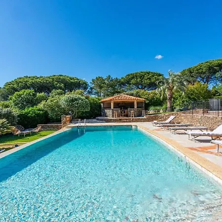 Luxueuse Vue Vignes Avec Piscine Et Terrain De Petanque